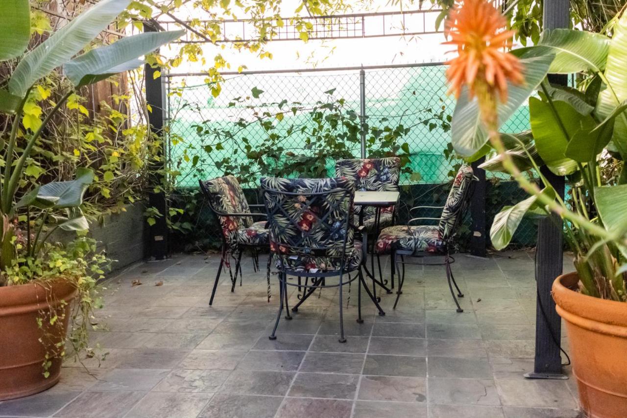 Hollywood Hills Suites Los Angeles Exteriör bild