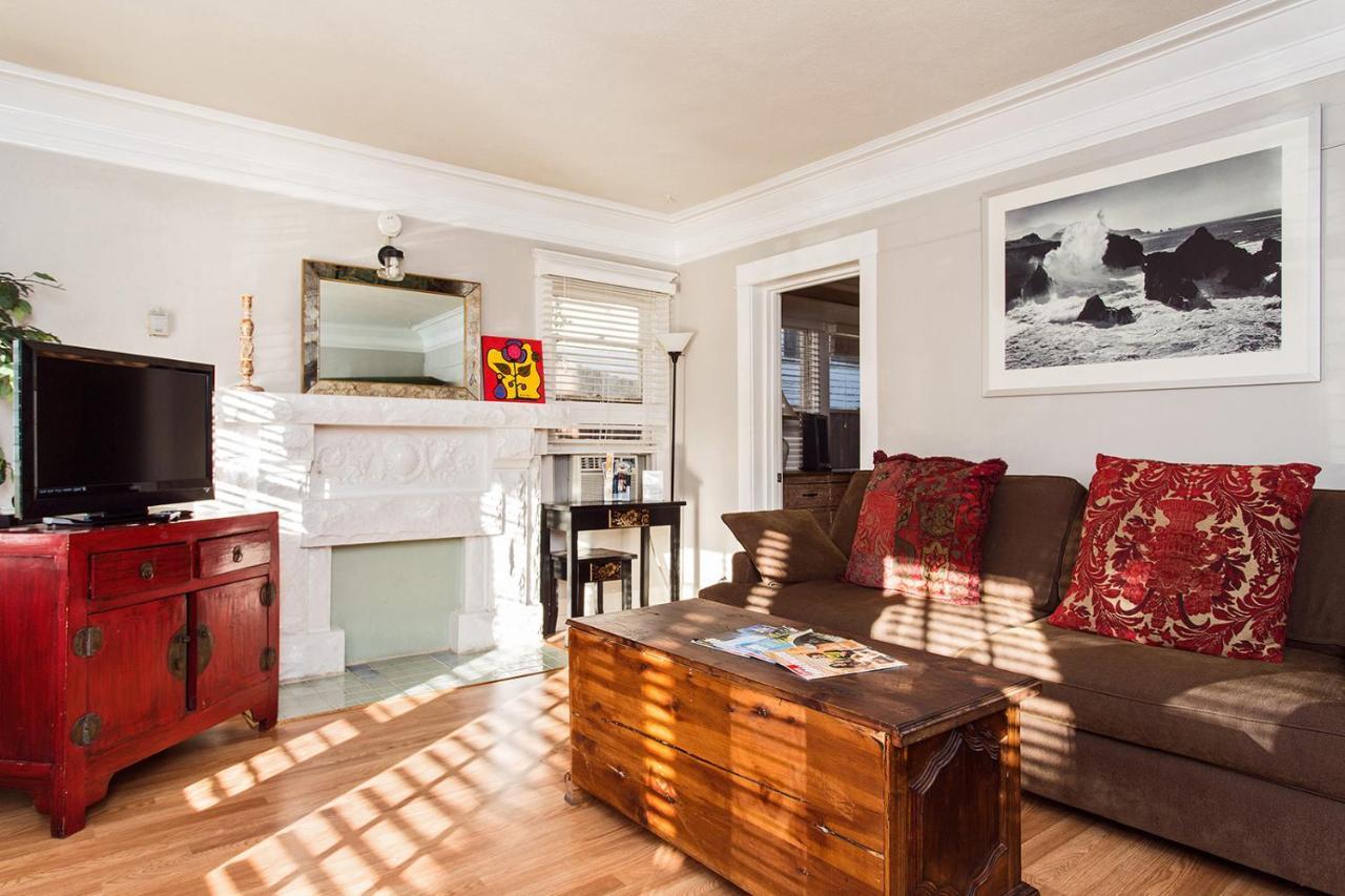 Hollywood Hills Suites Los Angeles Exteriör bild